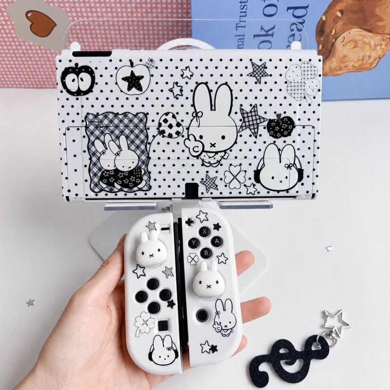 Gaming Console Tv - Urocze etui ochronne z motywem Miffy